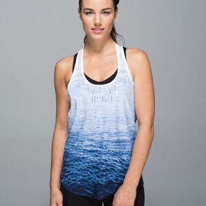 Lululemon Water Bound Singlet Tank sz 2 Fits large Ombre Wave Navy/White